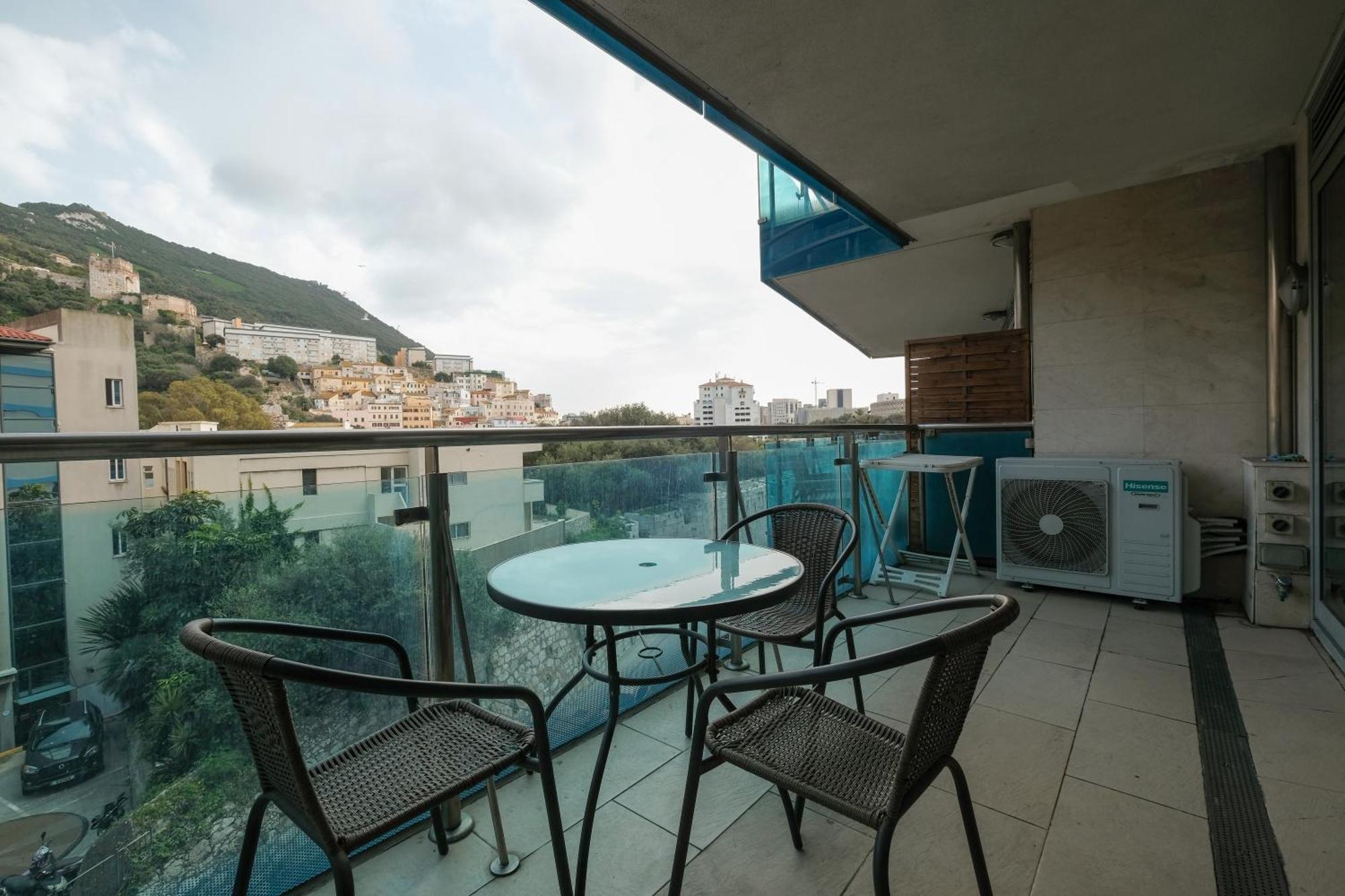 Ocean Village 2 Bedroom Apartment Gibraltar Exterior foto